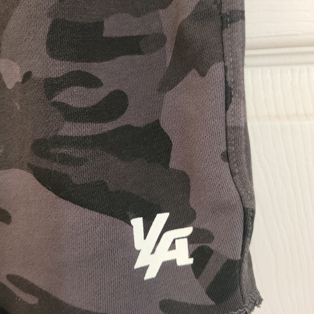 YoungLA Shorts Men's Camouflage French Terry Sweat Shorts Medium Workout - Picture 4 of 6